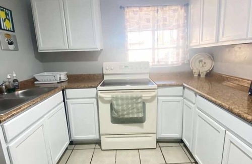 El Paso House | Entire 2-bedr Apt in El Paso with AC and WiFi