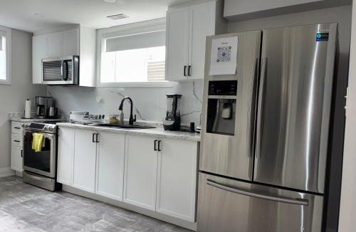 Grand River South Apartment | Entire 2 Bedroom Apartment in Kitchener