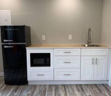 Fairfield Apartment | ENTIRE 2 BEDROOM APARTMENT DOWNTOWN - u5
