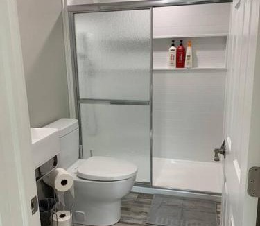 Fairfield Apartment | ENTIRE 2 BEDROOM APARTMENT DOWNTOWN - u5