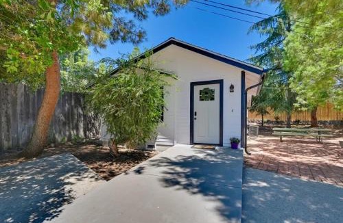 Alpine House | Entire 2 Bedroom Pet Friendly Cottage Home
