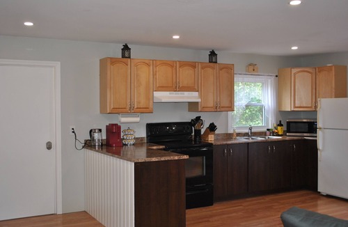 Arkona House | ENTIRE 2-BEDROOM TOWNHOUSE ON A RUSTIC FARM