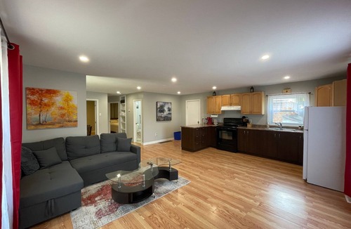 Arkona House | ENTIRE 2-BEDROOM TOWNHOUSE ON A RUSTIC FARM