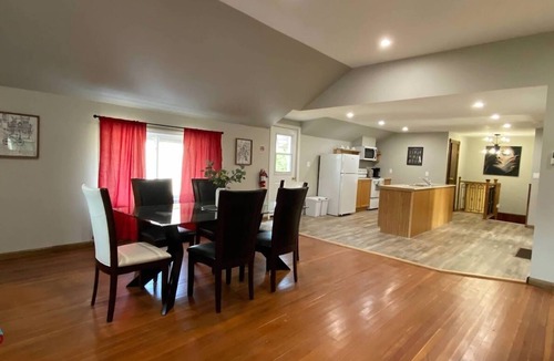 Lambton Shores House | ENTIRE 2-BEDROOM TOWNHOUSE ON A RUSTIC FARM, 20 Minutes from GrandBend!