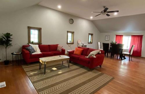 Arkona Apartment | ENTIRE 2-BEDROOM TOWNHOUSE ON a RUSTIC FARM - C