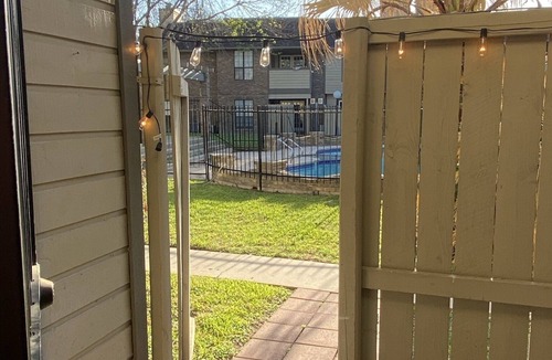 Bonanza Condo | Entire 3 bed 3 bath condo in central Laredo