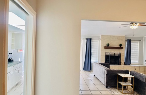 Sharpstown House | Entire 3 bedroom Classic style Home in the Heart of Houston TX