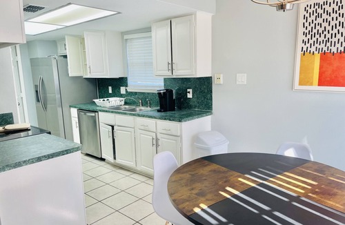 Sharpstown House | Entire 3 bedroom Classic style Home in the Heart of Houston TX