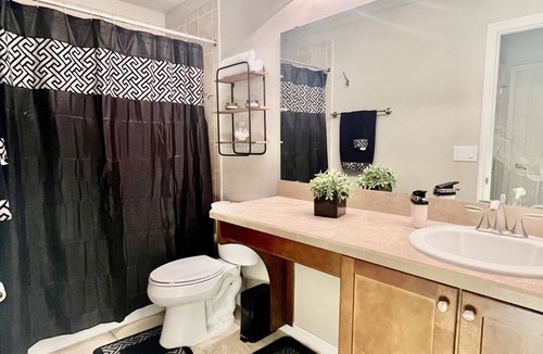 Oviedo House | Entire 3Bedroom 2.5 Bathroom Home