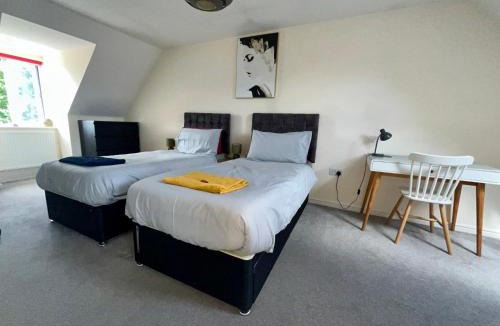 Clyst St Mary House | Entire 4 Bed Townhouse