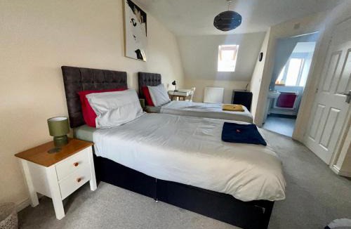 Clyst St Mary House | Entire 4 Bed Townhouse