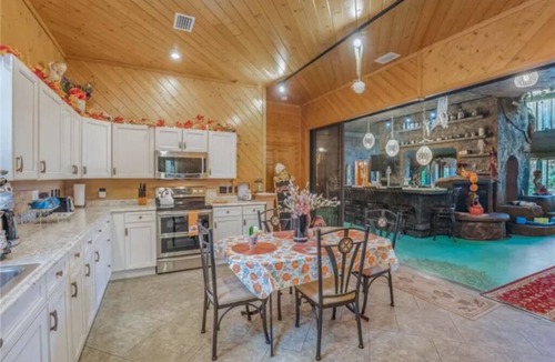 Homosassa Springs House | Entire 4 Suite Botique Hotel like home w/Indoor Pool & Waterfalls