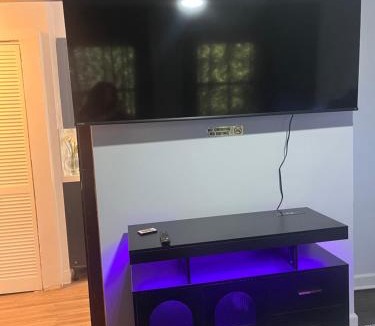 Des Plaines Apartment | Entire 5 bedroom spacious mansion