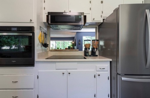 Fair Oaks House | Entire 5 br, tri-level Home Family, Fun, Relax & dreamy park like yard!
