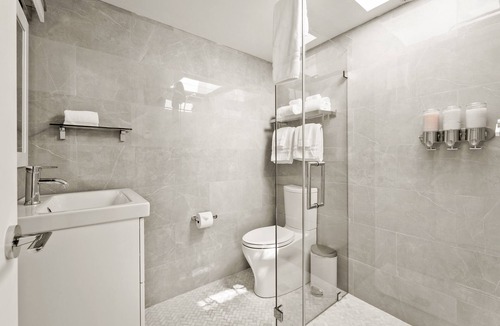 North Downtown Hotel | Entire 5-Room Boutique Hotel in Downtown Charlottesville