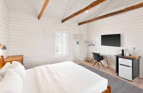 North Downtown Hotel | Entire 5-Room Boutique Hotel in Downtown Charlottesville