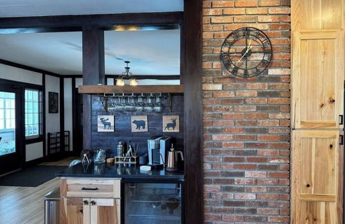 North Woodstock House | Entire 8 bedroom 9 bath home in White Mountains