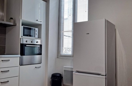 Faubourg Apartment | Entire accommodation in sunny Nîmes :