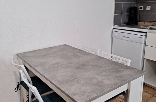 Faubourg Apartment | Entire accommodation in sunny Nîmes :