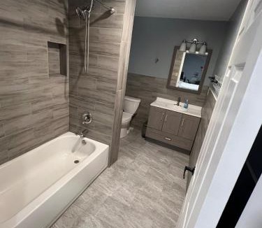 Oak Park House | Entire Apartment in Oak Park, IL