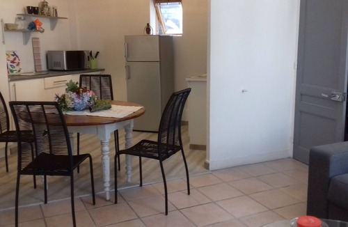 Beuzeville Apartment | ENTIRE APARTMENT NEAR HONFLEUR IN PEACE