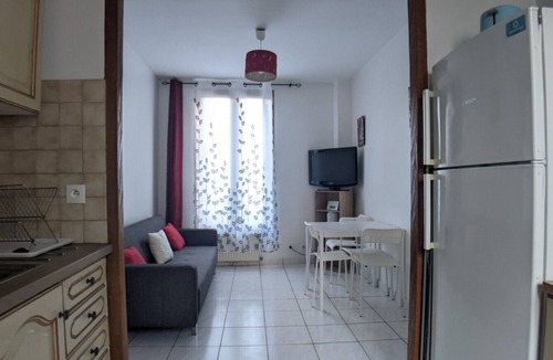 Saint-Denis Apartment | Entire apartment on the outskirts of Paris/Stade de France in a very quiet street