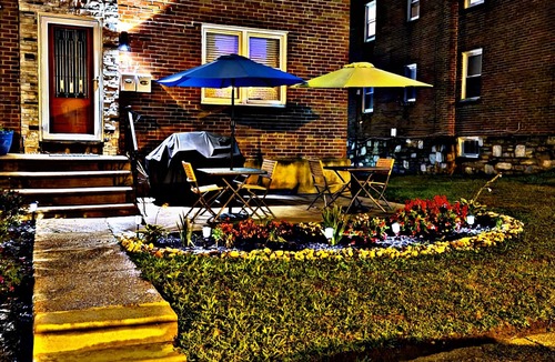 Cheltenham House | *ENTIRE APT/KING BED*