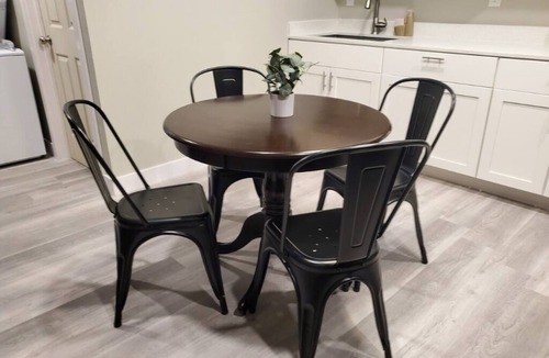 Denver Heights Apartment | ENTIRE APT | Loft Style | Sleeps 4 | Kitchenette | Near Downtown