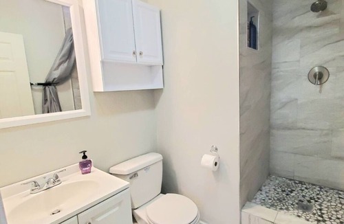 Denver Heights Apartment | ENTIRE APT | Loft Style | Sleeps 4 | Kitchenette | Near Downtown