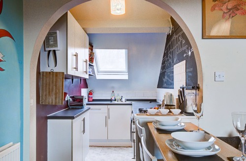 Westcliff-on-Sea Apartment | Entire Artistic Open-Plan Top Floor Apartment