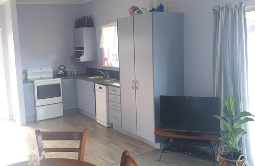 One Tree Point House | ENTIRE BACH AND SECTION TO YOURSELF!