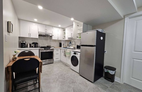 Richmond Hill Apartment | Entire Basement Suite | Private Access | Clean, Comfortable | Frequently Booked