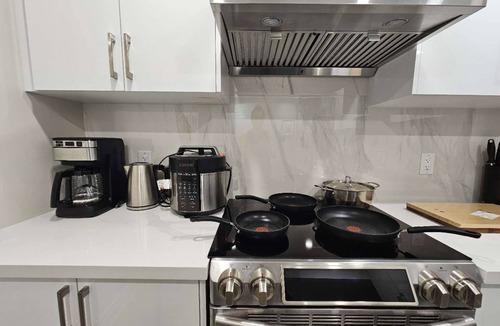 Richmond Hill Apartment | Entire Basement Suite | Private Access | Clean, Comfortable | Frequently Booked