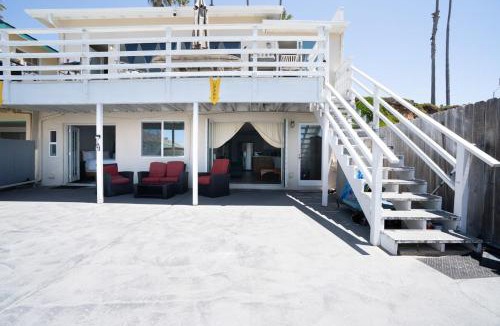 Townsite House | Entire Beach Front Cottage