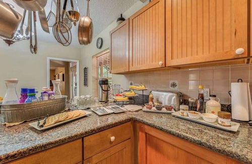 Chassahowitzka Bed & Breakfast | Entire Boutique Hotel walking distance to river