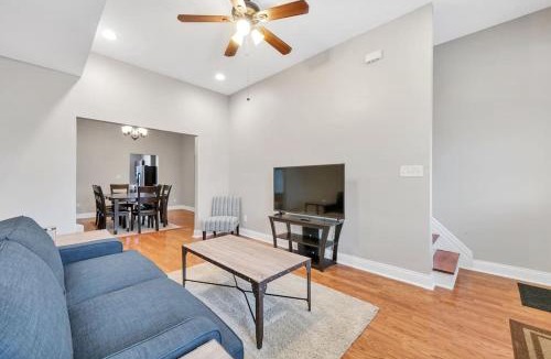 St. Louis Apartment | Entire building in The Grove Perfect for Groups