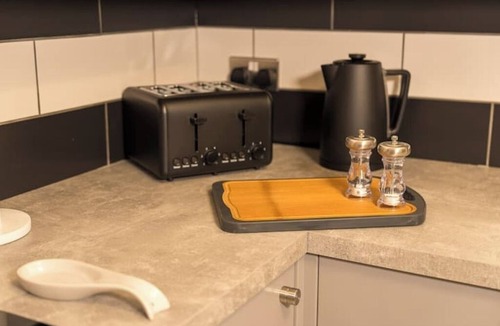 Ridgeway House | Entire Bungalow in Rawmarshnn