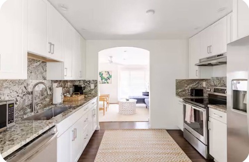 Parker Ridge Cottage | Entire Bungalow-WPB. 2br/1ba-3 beds. Private/Quiet/PB style/Beaches/Restaurants