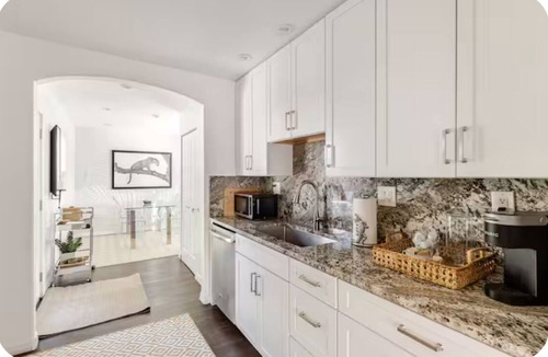 Parker Ridge Cottage | Entire Bungalow-WPB. 2br/1ba-3 beds. Private/Quiet/PB style/Beaches/Restaurants