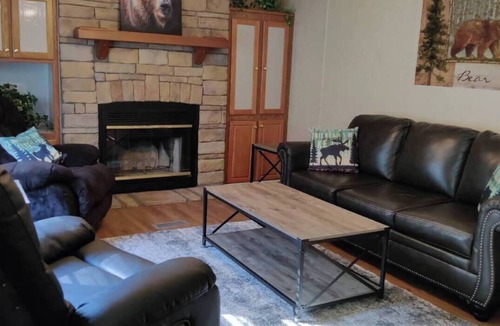 Elizabeth Resort | Entire Cabin on Norfork Lake with swimming pool