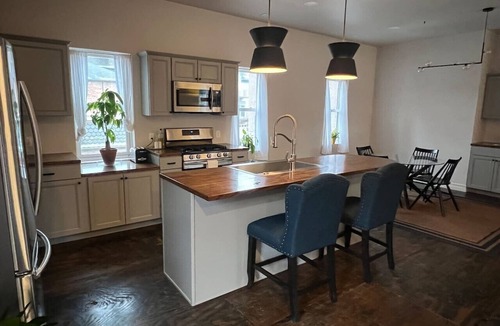 Midtown House | Entire Carriage House w/garage downtown