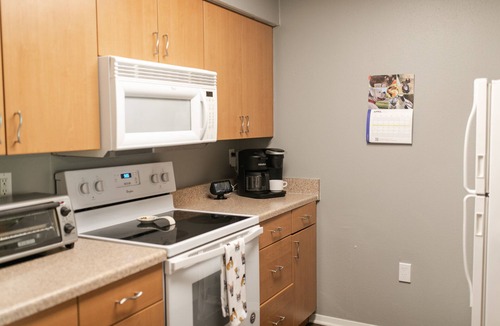 Waco Condo | Entire Condo in Gated Community - with Pool