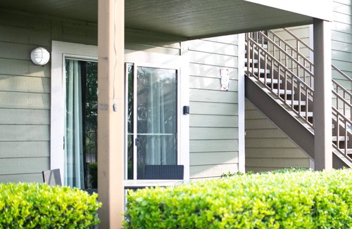 Waco Condo | Entire Condo in Gated Community - with Pool