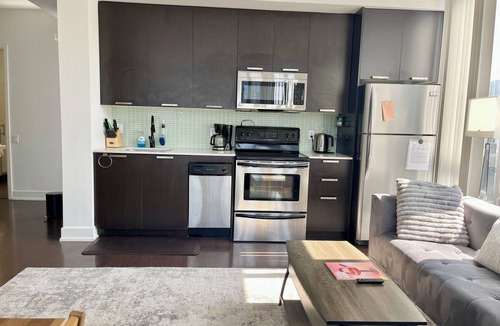 Willowdale Condo | Entire Corner Unit in Prime Toronto Location. Steps from Subway, Shops & Dining
