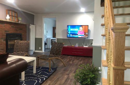 Cornwall Apartment | Entire detached 3-bedrooms cute home in Cornwall area