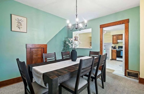 Bedford House | Entire Duplex|Historic District|Sleeps 12