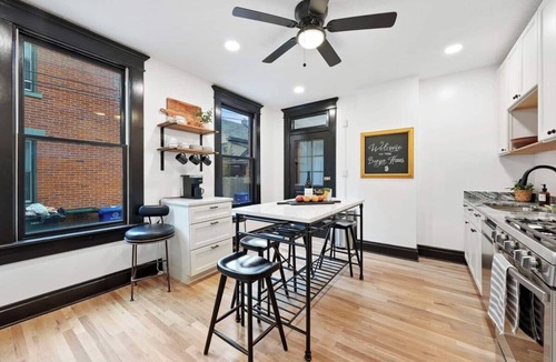German Village Apartment | Entire Duplex | Walk to German Village + Parking