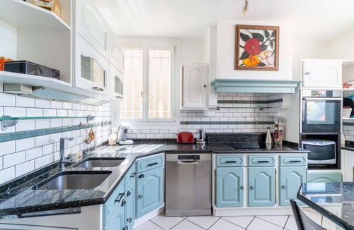 Conflans-Sainte-Honorine House | Entire Home · 1000m² Garden · Terrace · 30min from Paris