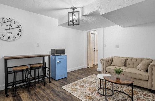 Stoneham House | Entire guest suite in Stoneham