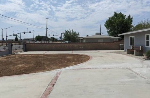 Lancaster House | Entire Guesthome With own Bath/kitchen/2 Bdrm